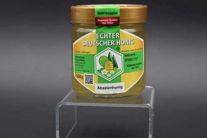 Bronzemedaille auf der Eurobee für unseren Akazienhonig Ein Glas Akazienhonig der Imkerei Ahrens Deutscher Honig welcher mit Bronze ausgezeichnet wurde